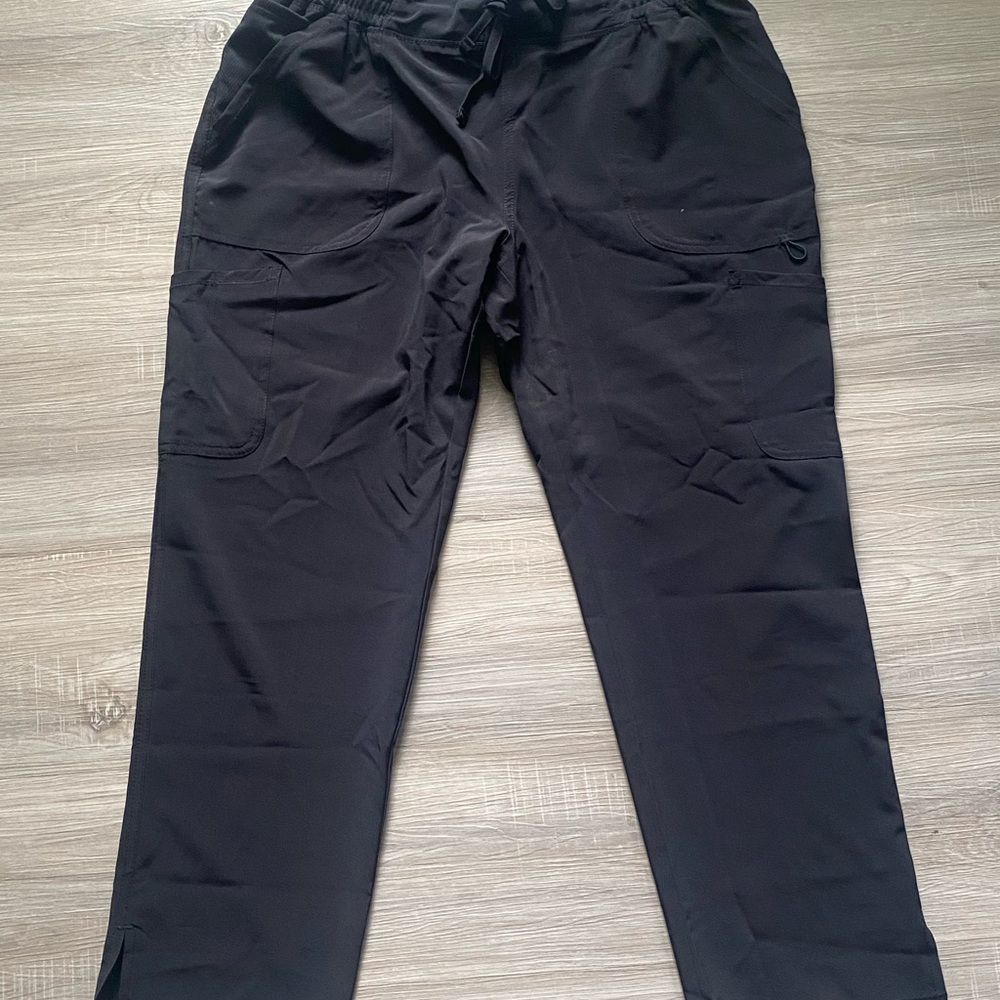 Woman’s Black scrub Cargo Pants